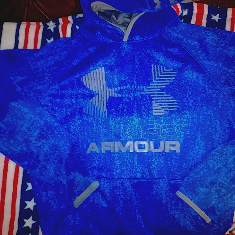 Boy's large under armour pull over
